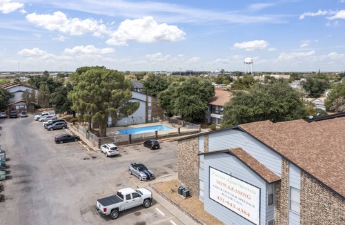Monahans Apartment | Lovely one bedroom w/balcony, Pet-friendly!