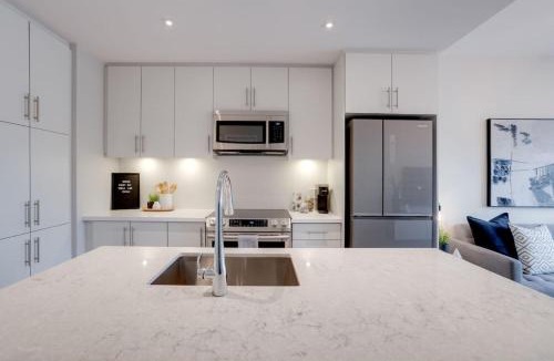 Innisfil House | Lovely Open Concept Friday Harbor Resort Condo