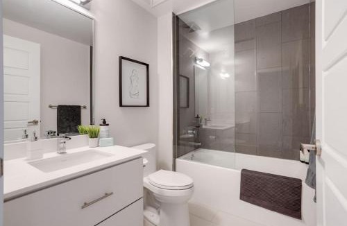 Innisfil House | Lovely Open Concept Friday Harbor Resort Condo