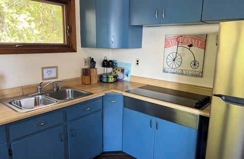 Henderson Cottage | Lovely, Open Cottage on Lake Ontario