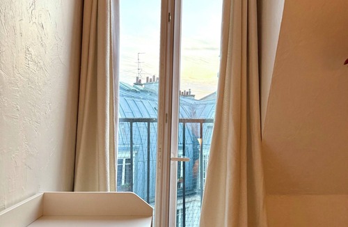 Quartier de la Folie-Mericourt Apartment | Lovely Parisian flat with nice view, quiet and last floor in Paris.