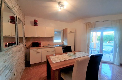 Sveti Anton Apartment | Lovely Pet Friendly Apartment Angela
