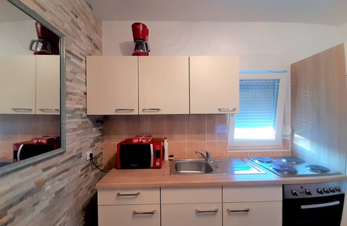 Sveti Anton Apartment | Lovely Pet Friendly Apartment Angela