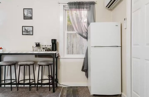 Shillington House | Lovely Private Guesthouse with AC & WiFi in Shillington