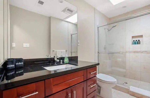 Broadmoor Apartment | Lovely Private Studio with Full Bath