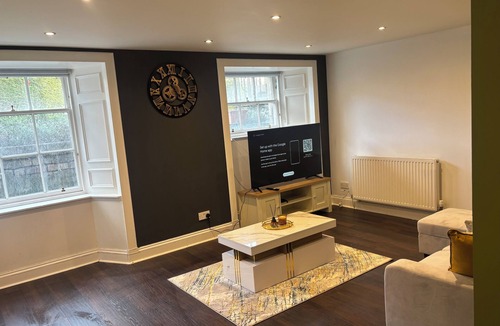 Leith Apartment | Lovely Quiet Flat Near Centre
