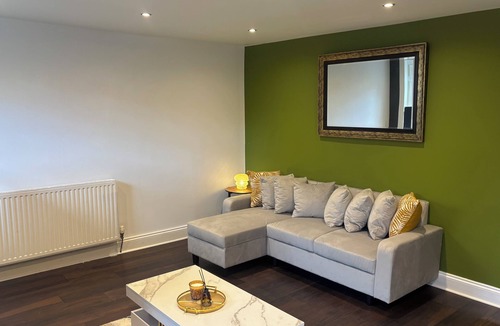 Leith Apartment | Lovely Quiet Flat Near Centre