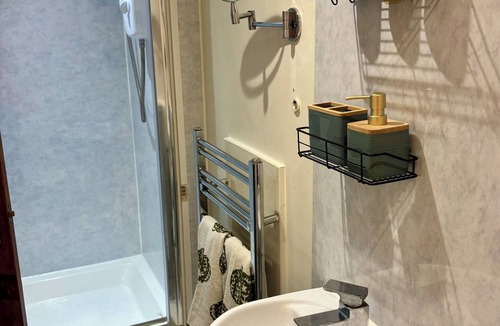 Leith Apartment | Lovely Quiet Flat Near Centre