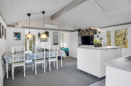 Amtoft House | Lovely renovated holiday home with a wilderness bath and fenced grounds.