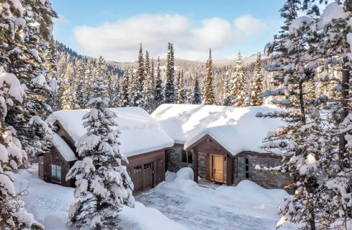 Spanish Peaks House | Lovely renovated home w/hot tub & stunning views
