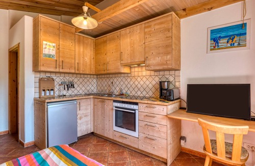 Aspiran Apartment | Lovely Riverside Studio with shared pool and private terrace