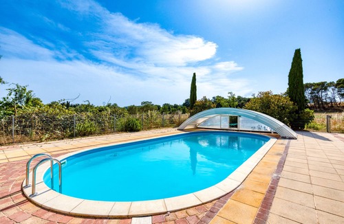 Aspiran Apartment | Lovely Riverside Studio with shared pool and private terrace