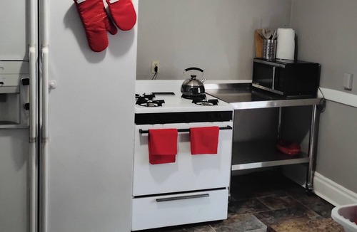 Westside Apartment | Lovely room for rent in the historical TippHill area