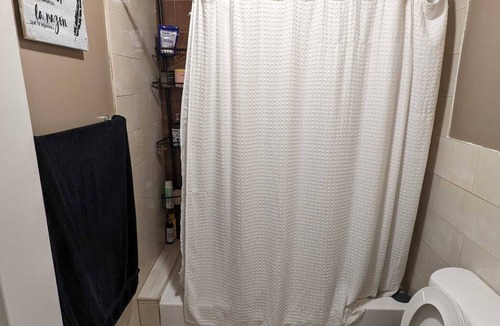 Pelham Gardens Apartment | Lovely Room in the Bronx