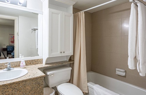 Saint-Sauveur Hotel | Lovely room with balcony 26