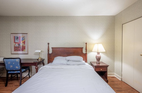 Saint-Sauveur Hotel | Lovely room with balcony 26
