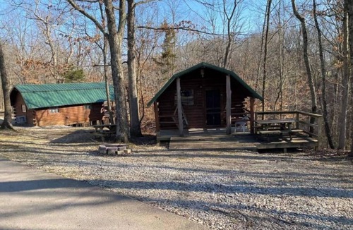 Bloomington Cabin | Lovely Rustic Cabin in Bloomington