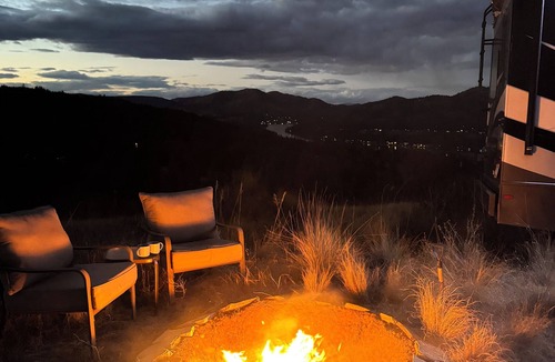 Nine Mile Falls House | Lovely RV with Best Views in Spokane