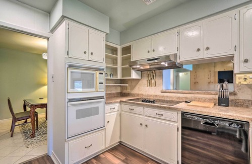 Vance Jackson House | Lovely San Antonio Home ~ 13 Mi to Downtown!