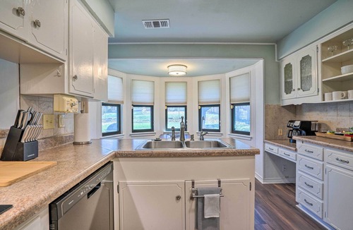 Vance Jackson House | Lovely San Antonio Home ~ 13 Mi to Downtown!
