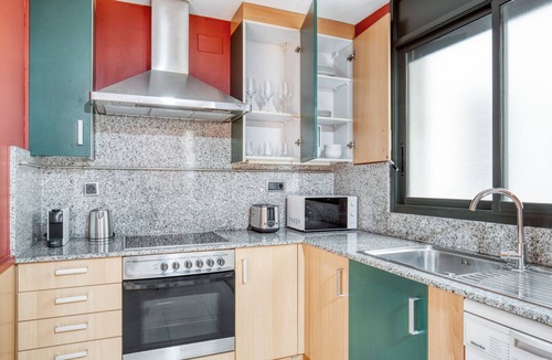 Les Tres Torres Apartment | Lovely Sant Gervasi-Galvany del Poblenou 2BR w/Balcony, by Blueground