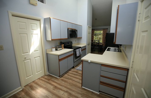 Greenwood Condo | Lovely, secluded 2-bedroom 2 bathroom Condo in Greenwood with WiFi and AC