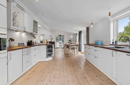 Dronningmolle House | Lovely secluded cottage in Dronningmølle