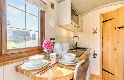 St Harmon Cottage | Lovely Shepherds hut with private hot tub.