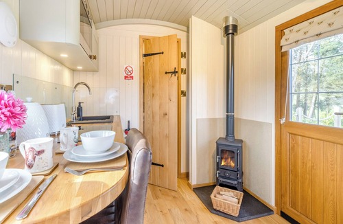 St Harmon Cottage | Lovely Shepherds hut with private hot tub.