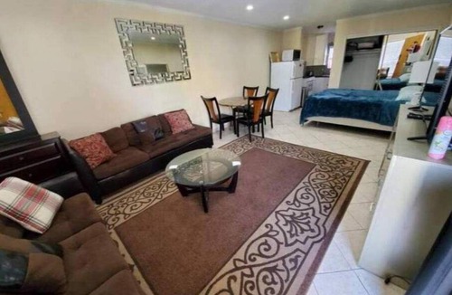 Del Rey Apartment | Lovely Single Apartment