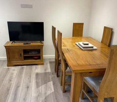 Formby Apartment | Lovely, Sleeps 8, Cafe Bars, Central Formby