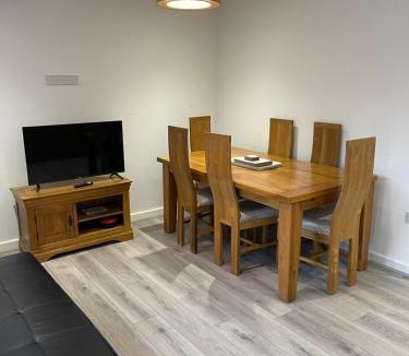 Formby Apartment | Lovely, Sleeps 8, Cafe Bars, Central Formby