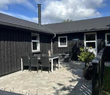 Trend House | Lovely Spacious Holiday Home In Scenic Area