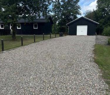 Trend House | Lovely Spacious Holiday Home In Scenic Area