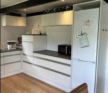 Trend House | Lovely Spacious Holiday Home In Scenic Area