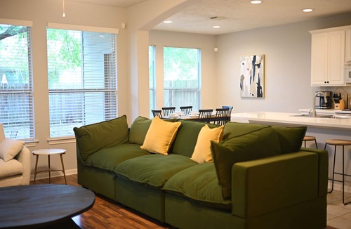 Alden Bridge House | Lovely & Spacious Townhome in Prime The Woodlands & Conroe Area
