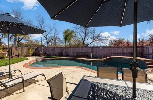 Rancho Cordova House | Lovely Spacious Home with Pool, Great Location, King Suite