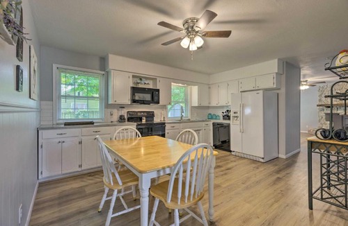 Springfield House | Lovely Springfield Home - 2 Mi to Downtown!