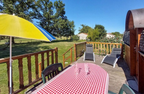Pouilly-sous-Charlieu House | Lovely (sta)caravan in Pouilly-Sous-Charlieu