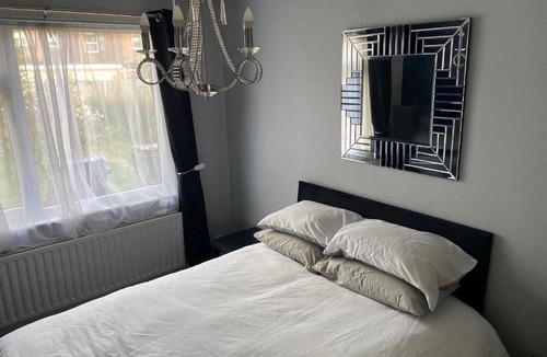 Coventry House | Lovely Stay