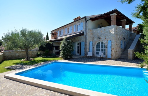 Vabriga Villa | Lovely Stone House with Own Pool in Quiet Village