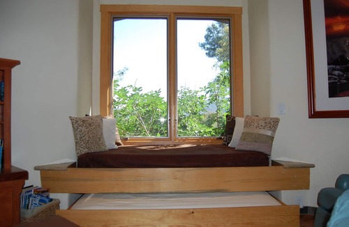 Midpines House | Lovely Straw Bale Home with Views of the Yosemite High Sierra!