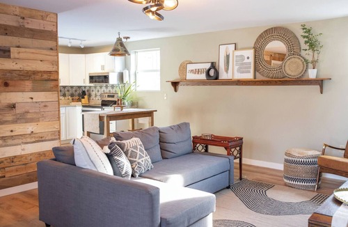 Strip District House | Lovely Strip District loft with free parking