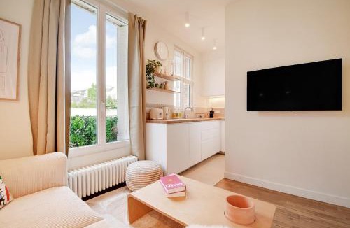 Silly-Gallieni Apartment | Lovely Studio