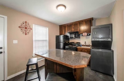Russellville House | Lovely Studio 1BD Condo | Arkansas Tech