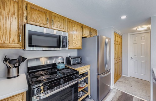 West Westminster Condo | Lovely Studio Apartment in Westminster