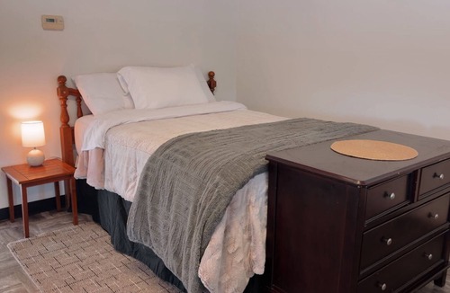 Montrose Apartment | Lovely studio in charming Montrose! Pet Friendly! Close to interstate exit!
