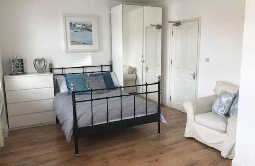 Heston Central Apartment | Lovely Studio near Heathrow - 77VFR4