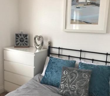 Heston Central Apartment | Lovely Studio near Heathrow - 77VFR4