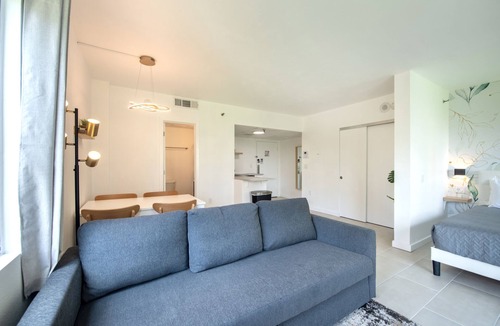 Florida Center Condo | Lovely Studio near Universal Studios